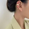 백스 귀걸이 2023 패션 여성을위한 단순한 크로스 클립 귀여운 진주 입방 지르코니아 귀이 귀 커프