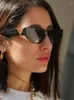 サングラスラグジュアリーヴィンテージキャットエアト女性ファッションvブランドデザイナーCateye Sun Glasses女性アイウェアUV400 Gafas de Sol Mujer