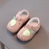 Pierwsze piechurki niemowlęta dziewczyny sandały dziecięce buty letnie dzieci kreskówka pusta miękka skórzana dzieci maluch uroczy 0-2 lata