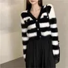 Pelliccia da donna 2023 Autunno inverno Donne in Corea del Sud Imitazione Velvet Velvet Slim-Fit Strip Strip Short Cardigan Coat