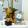 Frames 6 7 10inch Nordic Vintage Metal Butterfly P Famille Portrait Nightstand Square Square Golden Picture Home Decor 230810