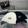 Outono feminino e inverno moda designer gorro chapéu casais mesmo gorro férias viagens esportes carta bordado em preto e branco casquette