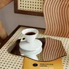 Koppar tefat fast färg kaffekopp retro ins stil ben porslin triangulär kon europeisk keramisk latte och fat set