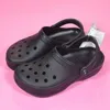 Classico designer di zoccoli crocs sandali uomini donne sandalo sandalo slifor slifori impermeabili per bambini in cura bianca da infermiere da uomo da donna scarpe da donna da donna da donna