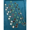 Romantik Sevimli Van Yonca Kolye Kadın Dört Yaprak Tasarımcı Mücevherleri 18K Altın Kaplama Paslanmaz Çelik Pirinç Pear Siyah Beyaz Anne 10 Çiçek Nacklaces Altın Kolye