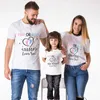 Abiti coordinati per la famiglia Abiti coordinati per la famiglia Mamma papà ti ama vestiti T-shirt con stampa di lettere rosa o blu T-shirt personalizzate con stampa della sorella maggiore del fratello