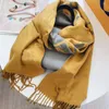 2023 New v Scarf Cashmere 두꺼운 숄 여성 긴 겨울 Wram Pashmina 랩으로 술과 랩