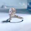 Pierścienie klastra 2023 Woda w kształcie gruszki upuszcza korona 6 9 Diamentowy pierścionek damski Moda prosta i wszechstronna