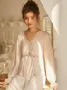 Vêtements de sommeil pour femmes Vintage Cotton Long NightGowns Sleeve Sweet White Lace Princess Royal Deep-Neck Sexy Night Robe