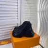 Luxury Casual Men Shoes Boots Tread Slick Lace Up Sneaker Triple Black Royal Red Low Platform Designer 0808