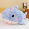 Animaux en peluche en peluche 28/65 / 80/100 cm de gros coussins en peluche Jouages ​​de requin coloré coussin de requin coloré poisson animal pour enfants cadeaux d'anniversaire r230810