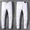 Luxurys Designer Mens Jeans有名なデザイアルデザインスリムレッグホワイト刺繍ヘビモーターサイクルサマーズボンペンシルパンツサイズ29-40219HH
