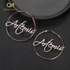 Hoop Huggie personnalisé Big Sand Boucle d'oreilles Boucle d'oreilles en acier inoxydable personnalisé Oreille d'oreille givrée pour les femmes Bijoux de la plaque signalétique Cadeaux Girls 230811