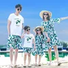 Tenues assorties pour la famille Tenues assorties pour la famille Été Plage Mère Fille Robe florale Papa Fils T-shirt en coton Short Tenue de couple de vacances