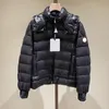 Zipper-Buchstaben Herren Down Jacke Arm Abzeichen Kapuze Puffer Jacke Winter warme Mantelgröße 1--5 4915