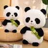 Animali di peluche imbottiti 25/35/45 cm Panda carina con bambole preferite di bambù Pollite di compleanno regali di compleanno regali per bambini R230810