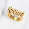 Pierścionki ślubne Niestandardowe ręcznie wykonane mężczyźni imienia pierścionka ze stali nierdzewnej Pierścień początkowy prezent dla kobiet -biżuterii Rock 230811