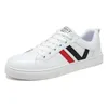 Scarpe vestiti da ginnastica da uomo scarpe sportive casual per uomini in pelle leggera per scarpe da scarpe traspiranti scarpe bianche piatte Tenis zapatillas hombre 230811