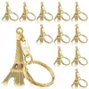 Keychains Lanyards 50st Paris Eiffel Tower Shape Keychain Novely Gadget Trinket Souvenir Julknapp Keychain Alloy 230810