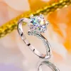 Bröllopsringar Classic D Color Ring With Certificate Heart 925 Sterling Silver Platinum Platerat för kvinnor Fina smycken Förslag Present 230810