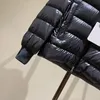 Dragkedja bokstäver Mens Down Jacket Arm Badge Hooded Puffer Jacket Vinter Varm kappa storlek 1--5