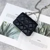 Bolsa de ombro de pele de carneiro da moda com diamante com diamante bordado Camellia esmalte a cadeia Crossbody Bag Bag