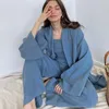 Kvinnors sömnkläder Två stycken Sätt bomullspyjamas för kvinnor V Neck Långärmad topp breda benbyxor kläder 2023 Baddräkt Summer Home