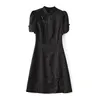 2023 Summer Black Solid Color Jacquard Dress Kort ärmstativ Kull Knäslängd Casual Dresses W3Q064604