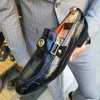 Klädskor svarta män loafers skor mönster män klänning sheos runda tå bröllop män skor zapatos de vestir hombre 230811