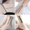 Tatuaggi temporanei impermeabili impermeabili per tatuaggi lettera inglese personalità falsa tatuaggio flash da donna tatto da donna semi permanente 230812