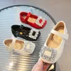 Sneakers Girls Patent Leather Mary Jane Shoes for Kids Button Princess Children Flats Square Toe Dance Dress 1R 230811