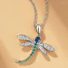 Collane a sospensione semplice Dragonfly placcata in argento alla moda per donne Shine Blue Green CZ Stone Inlay Fashion Gioielli Regalo