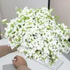 Les fleurs décoratives expérimentent le mariage parfait avec une mariée de simulation complète et une décoration portable