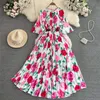 Grundläggande casual klänningar 2024 Sommarvintage Blomma tryck Kvinnor Midlängd klänning med bälte Elegant Vestidos Rund hals Halva ärmdamer veckade klänningar