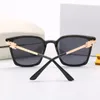 Goggle Sun Glasses Designer Golden Silver Letters Full Frame Sun Ompelatore da sole Women Fashion Polarizzante Adumbrale Casual Trendy Miscelati di colore degli occhiali a colori misti.