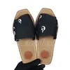 Tasarımcı Woody Womens Sandalet Katırları Çapraz Bez Terlikleri Açık Tenli Bej Beyaz Siyah Pembe Dantelli Yazı Kumaş Terlik Kadınları Yaz Açık Mekan 35-42 X27