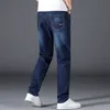 Jeans da uomo plus size 42 44 48 50 classici sciolti dritti blu blu business pantaloni di marca maschio 230811
