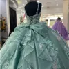 Mint Green Princess Ball Gown Quinceanera klänningar med bågspärledapplikationer Paljetter Sweet 16 Dress Vestidos de 15 Anos