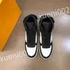 2023 Neue heiße Luxusmarke Designer Männer Frauen Freizeitschuhe dreifache weiße schwarze Gomma -Sneakers Leder Sneaker Plattter Trainer Schuhe RD0901