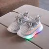 Sneakers kinderen led schoenen jongens meisjes verlicht gloeiend voor kind groene zwarte baby met lichtgevende zool 230812