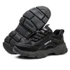 Chaussures habillées chaussures de sécurité respirantes Man Travail d'été Men léger hommes anti-ponction des baskets antislip 230811