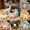 Fyllda plyschdjur Little Daisy Sunflower Plush Toy Common Stuffed Doll Cat Cushion Mat Home Bedroom Car Shop Restaurant Dekor R230811