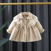 Jackor Nya vårens höstbarnflickor Kids Trench Coats Princess Dress Jackets Overcoats Children Outfits kläder R230812