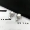 Orecchini per stalloni 2023 Design alla moda in Corea Big Two Pearl Balls Ago in lega di zinco Gioielli per donne regalo