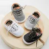 Primeiros Walkers Baby Canvas Sênis Unissex Shoes Anti-Slip Soft Borns Classic Lace-up Leisure Sport Infant Crib Boy