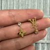 Schattige kleine meisjes originele designer diamanten bloem stud 316L roestvrij staal 18k goud zilver roos vrouwen letter v logo graveren oorbellen bruiloft sieraden