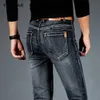 Herrbyxor män klassiska jeans denim jean homme pantalones hombre mannen mjuk svart cyklist maskulino overaller mens 28 40 230812