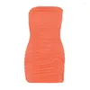 Lässige Kleider schiere trägerlose solide hochelastische Brustpackung Frauen Sommer Mini Kleider Bodycon Plissee sexy Mode weiblich Kee