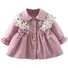 Jackor Nya vårens höstbarnflickor Kids Trench Coats Princess Dress Jackets Overcoats Children Outfits kläder R230812