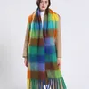 Écharrés écharpe chaude épaisse épaisse femme châle en cachemire et enveloppe pashmina coucheer Bufanda femelle arc-en-ciel poilue époux echarpe 230811